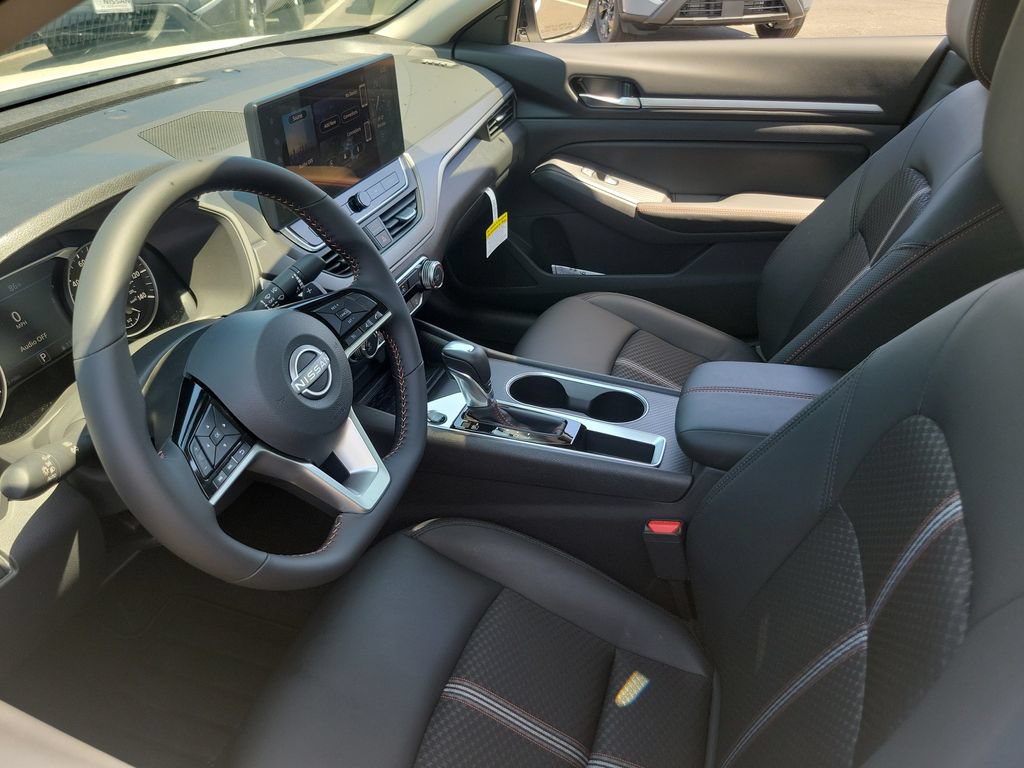 New 2026 Nissan Altima 2.5 SR FWD image 3