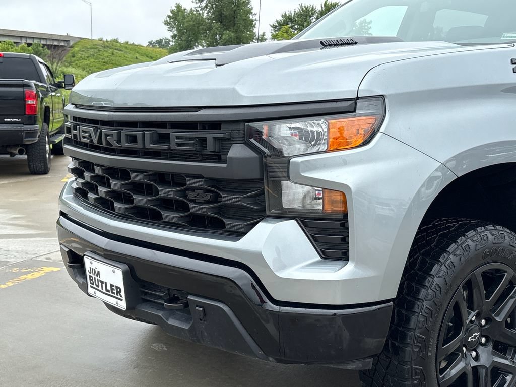 Used 2025 Chevrolet Silverado 1500 Custom Trail Boss w/ Dark Appearance Package AWD/4WD image 48
