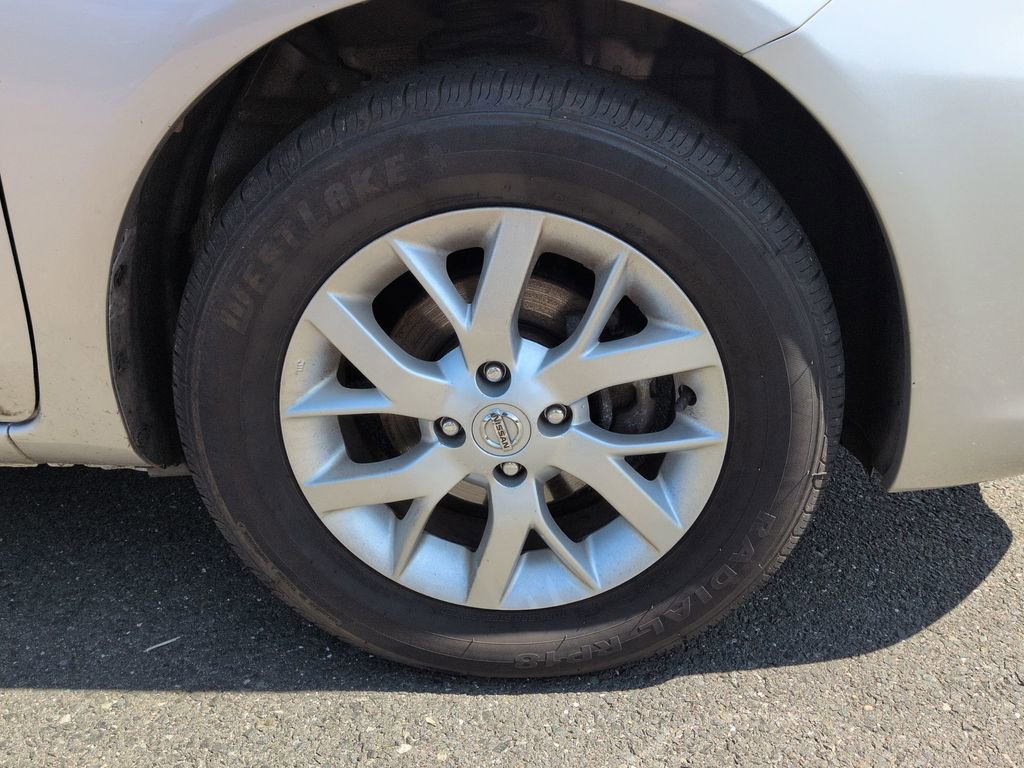 Used 2018 Nissan Versa SV w/ SV Special Edition Package FWD image 17