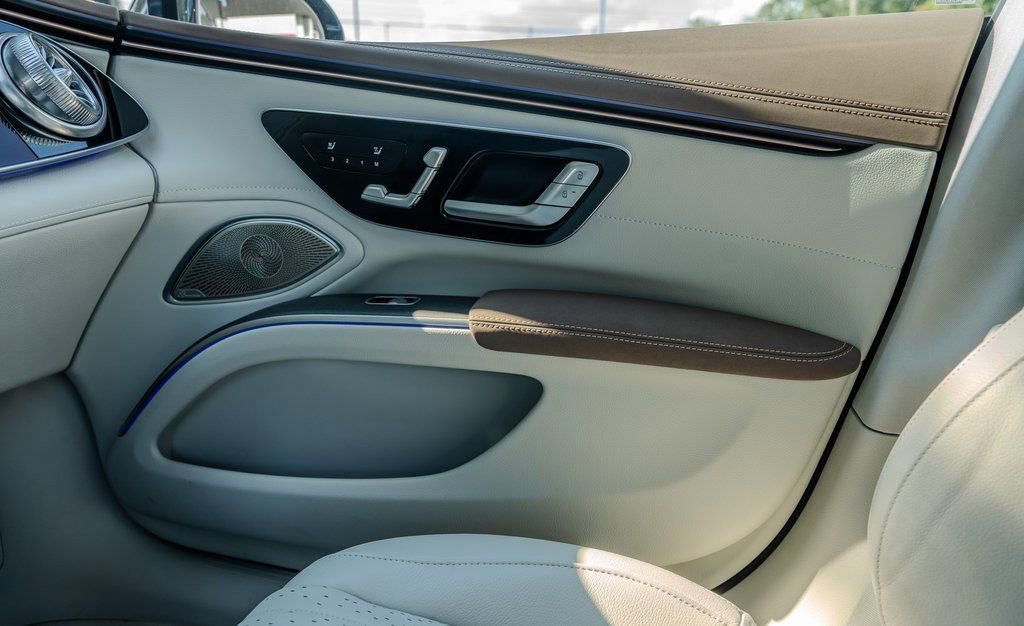 Used 2023 Mercedes-Benz EQS 580 4MATIC Sedan image 13