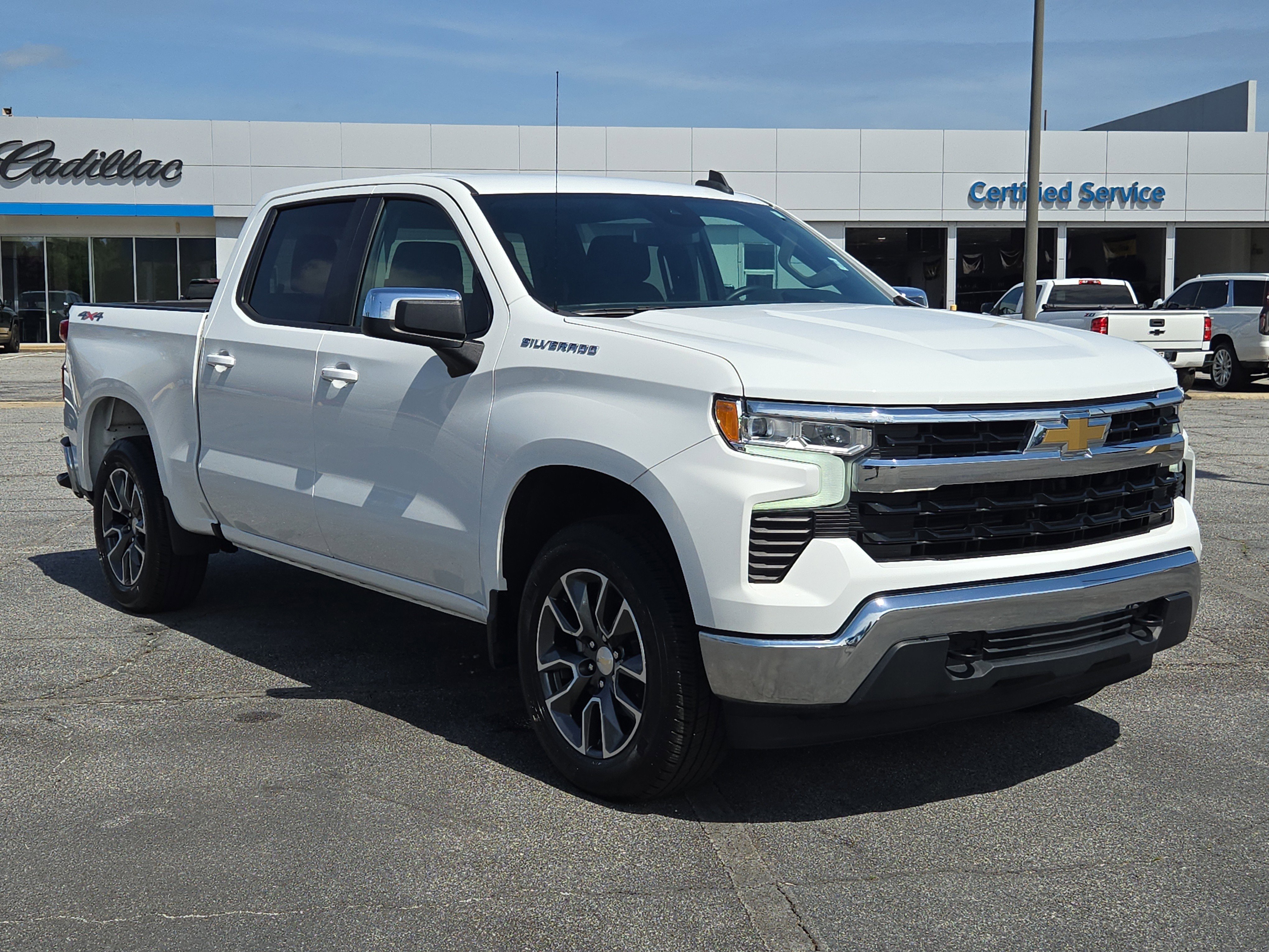 Used 2023 Chevrolet Silverado 1500 LT image 4