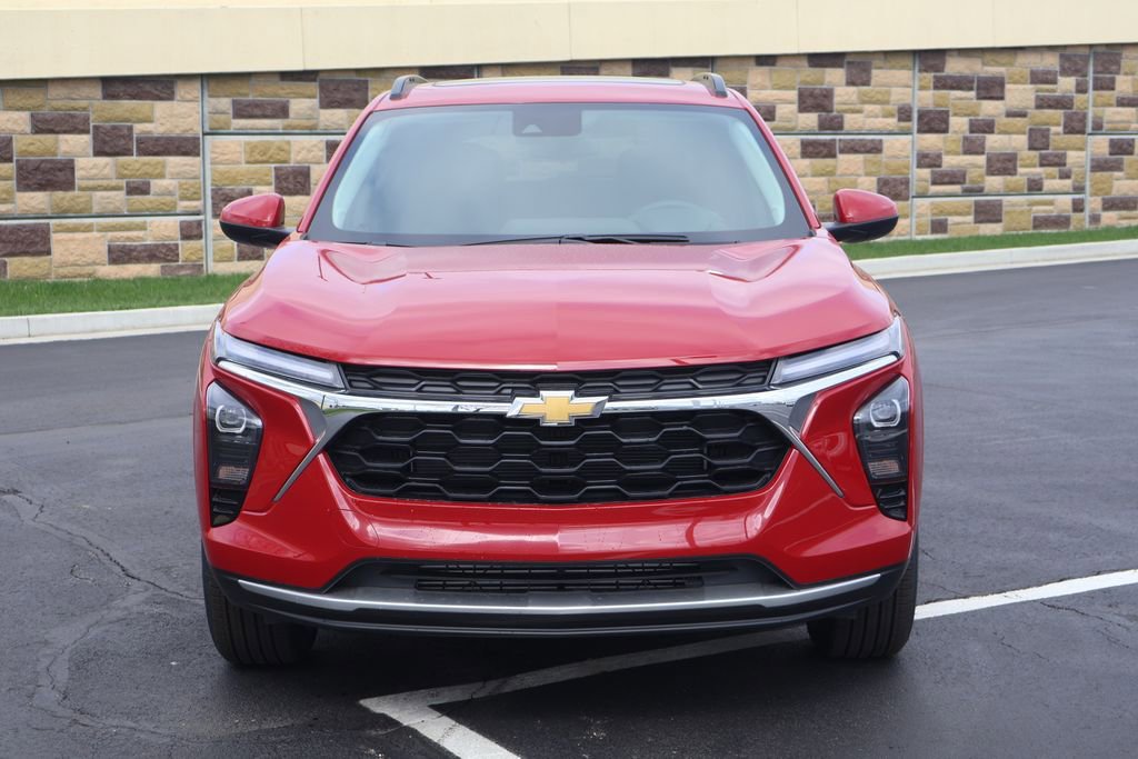 New 2026 Chevrolet Trax LT w/ Sunroof Package FWD image 2