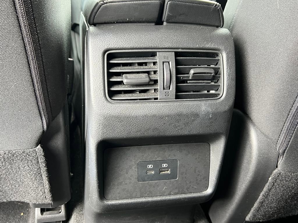 Used 2023 Nissan Rogue SV AWD/4WD image 12
