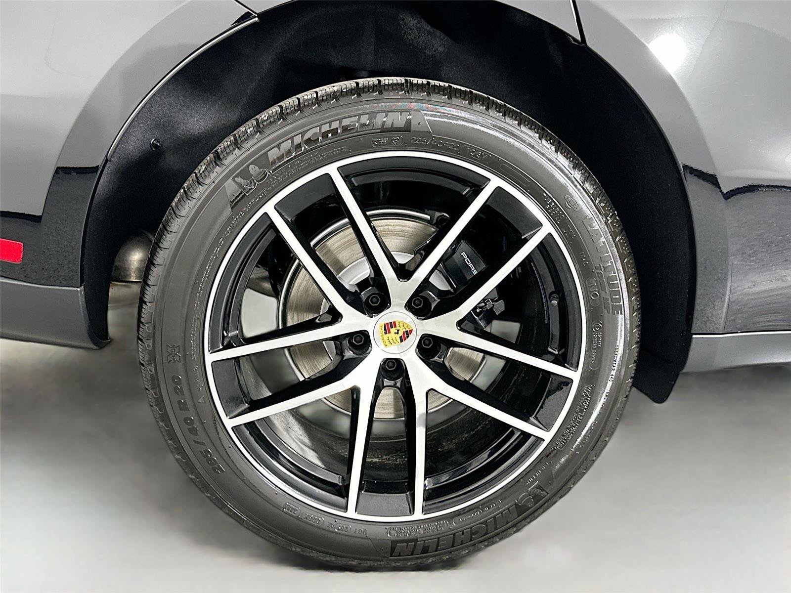 Certified 2026 Porsche Macan Turbo AWD/4WD image 7