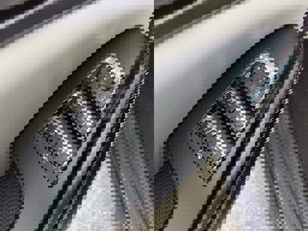 Certified 2024 Kia Carnival LX image 16