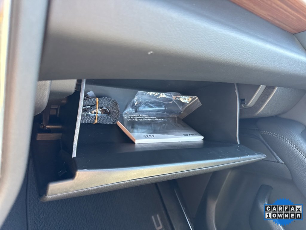 Used 2025 GMC Yukon Denali image 31