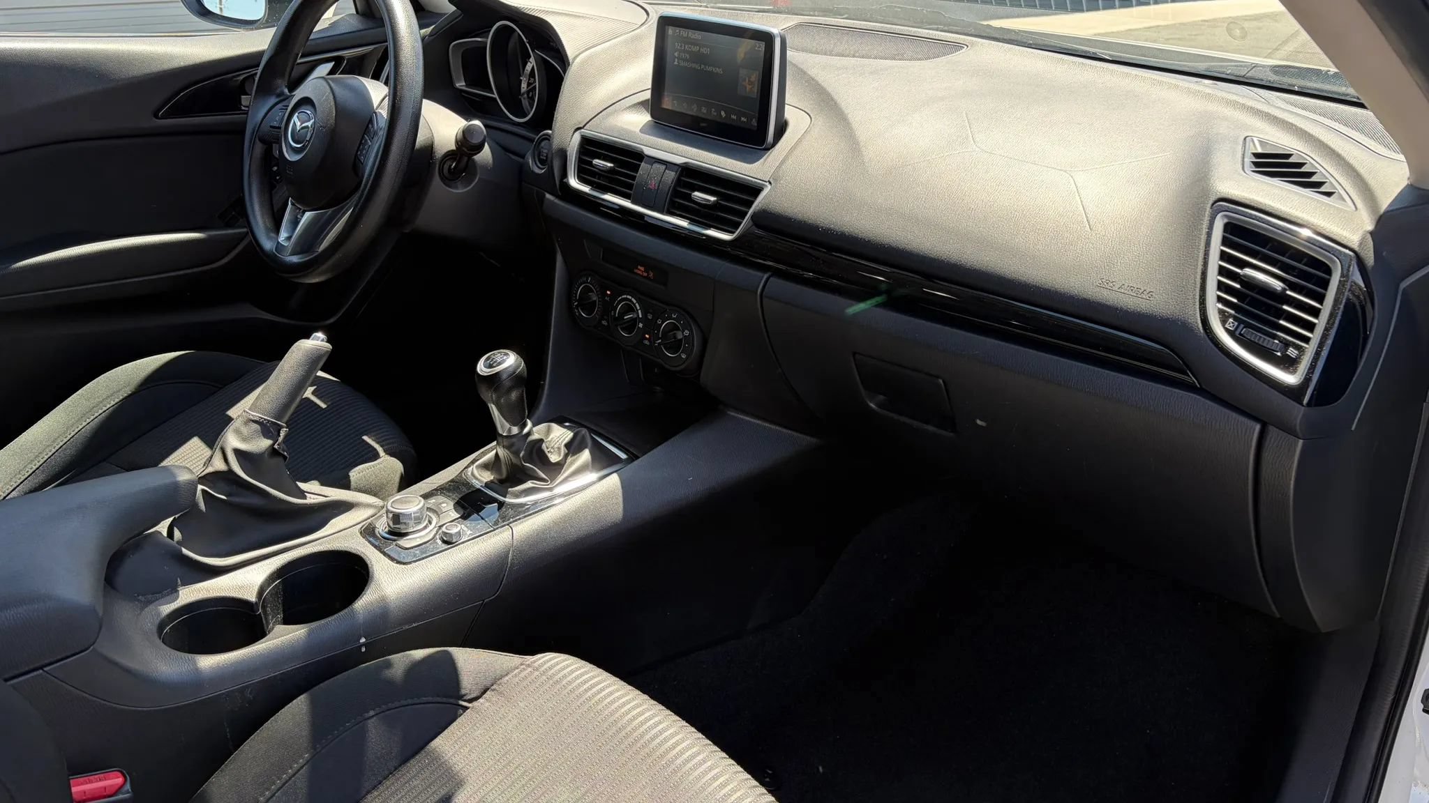 Used 2016 MAZDA MAZDA3 i Sport w/ Preferred Equipment Package FWD image 14