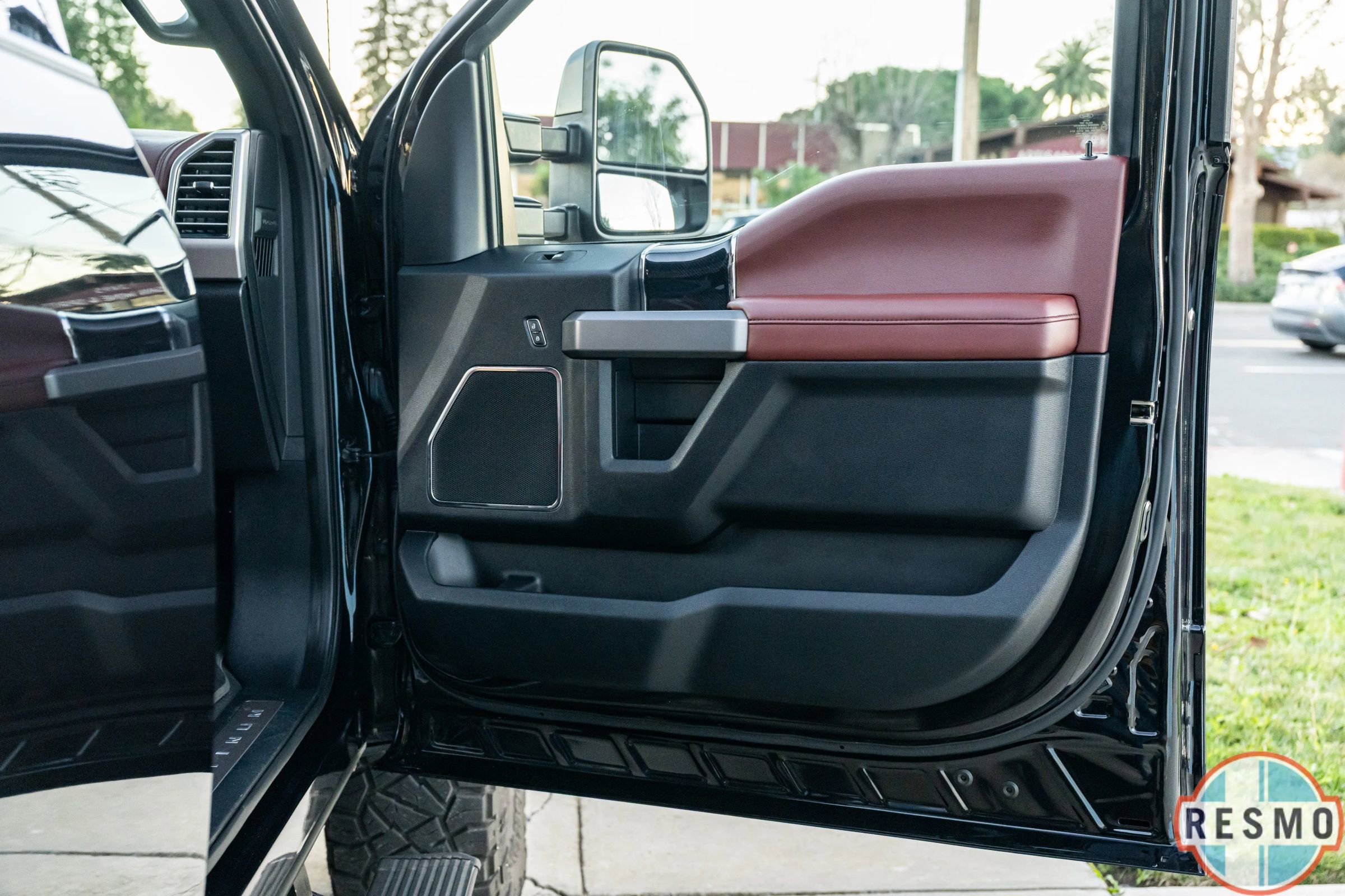 Used 2020 Ford F350 Platinum w/ Tremor Off-Road Package image 13