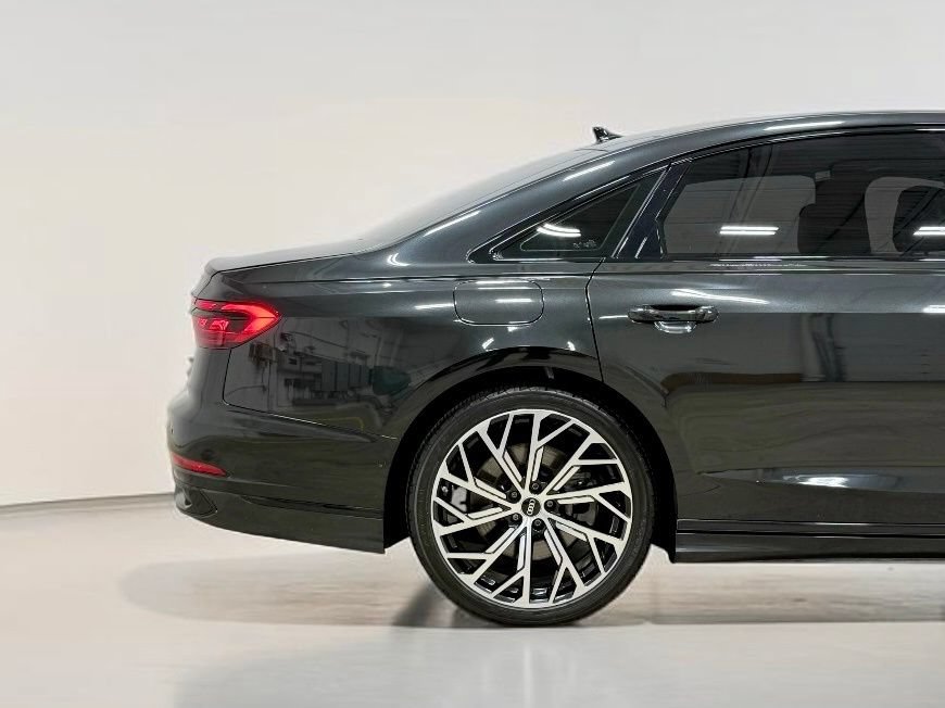 Used 2022 Audi A8 L 3.0T AWD/4WD image 14