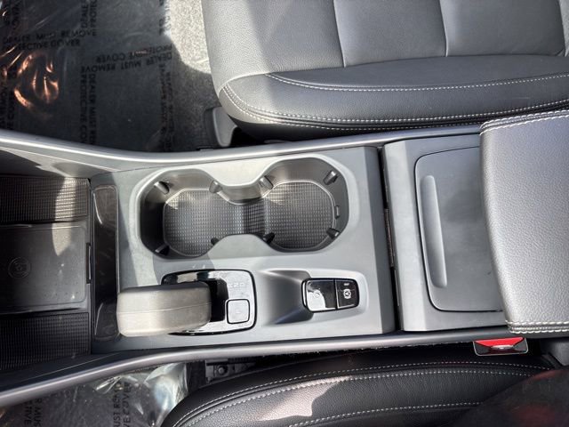 Used 2025 Volvo XC40 B5 Core image 20