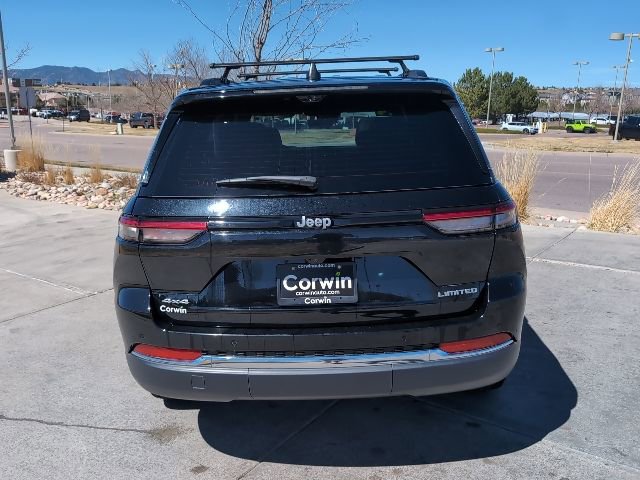 Used 2024 Jeep Grand Cherokee Limited w/ Luxury Tech Group II image 8