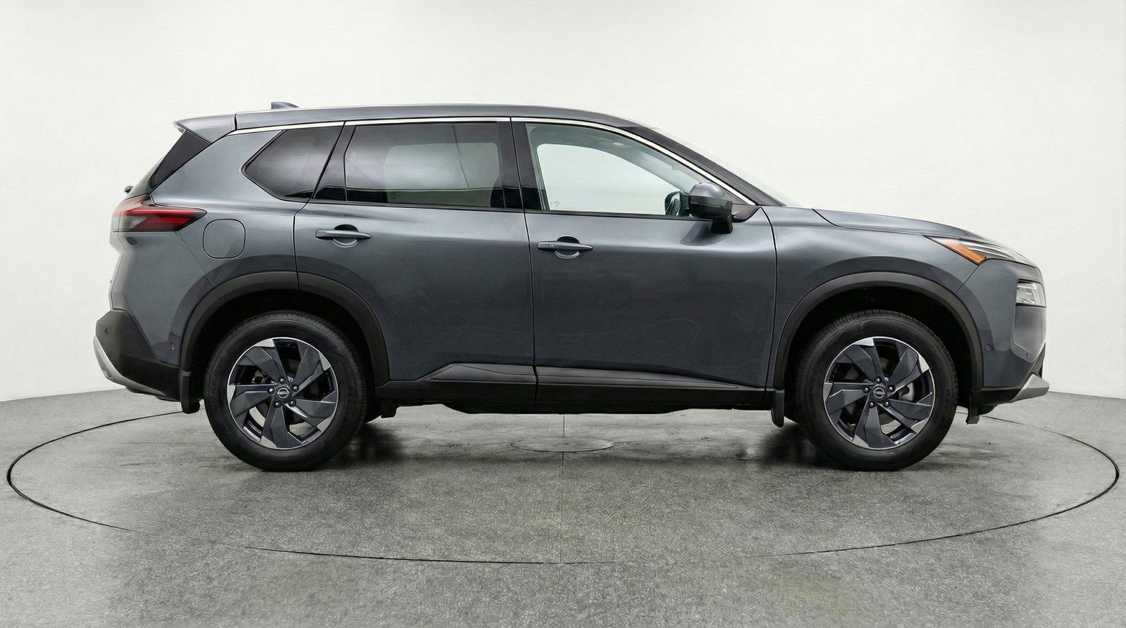 Used 2025 Nissan Rogue SV FWD image 11