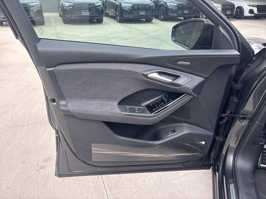 New 2027 Audi SQ6 e-tron Prestige AWD/4WD image 10