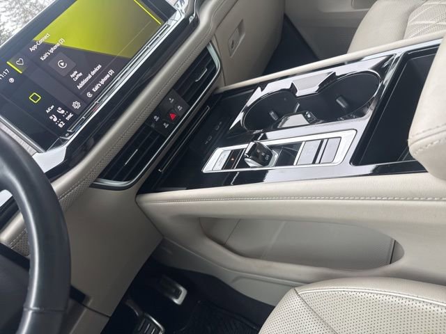 Used 2024 Volkswagen Atlas SEL Premium R-Line image 28