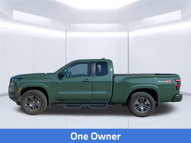 Used 2025 Nissan Frontier SV RWD image 2