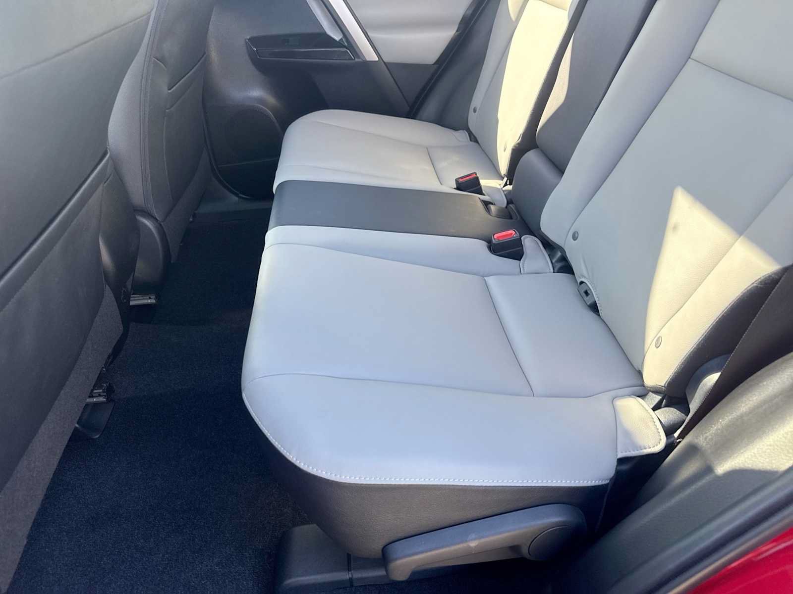 Used 2016 Toyota RAV4 Limited AWD/4WD image 19