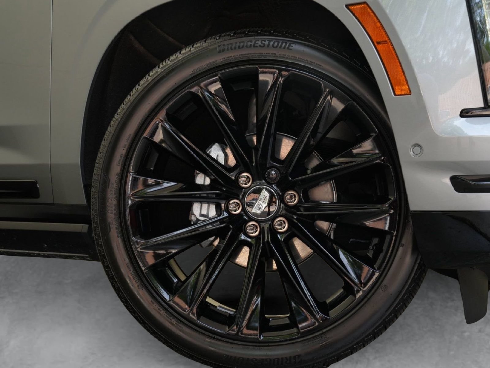 Used 2026 Cadillac Escalade Platinum Sport w/ LPO, ONYX Package AWD/4WD image 4