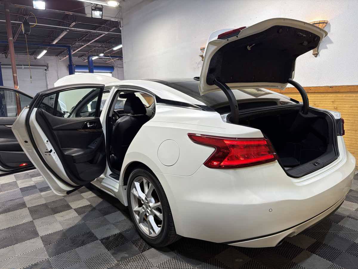 Used 2016 Nissan Maxima Platinum FWD image 13