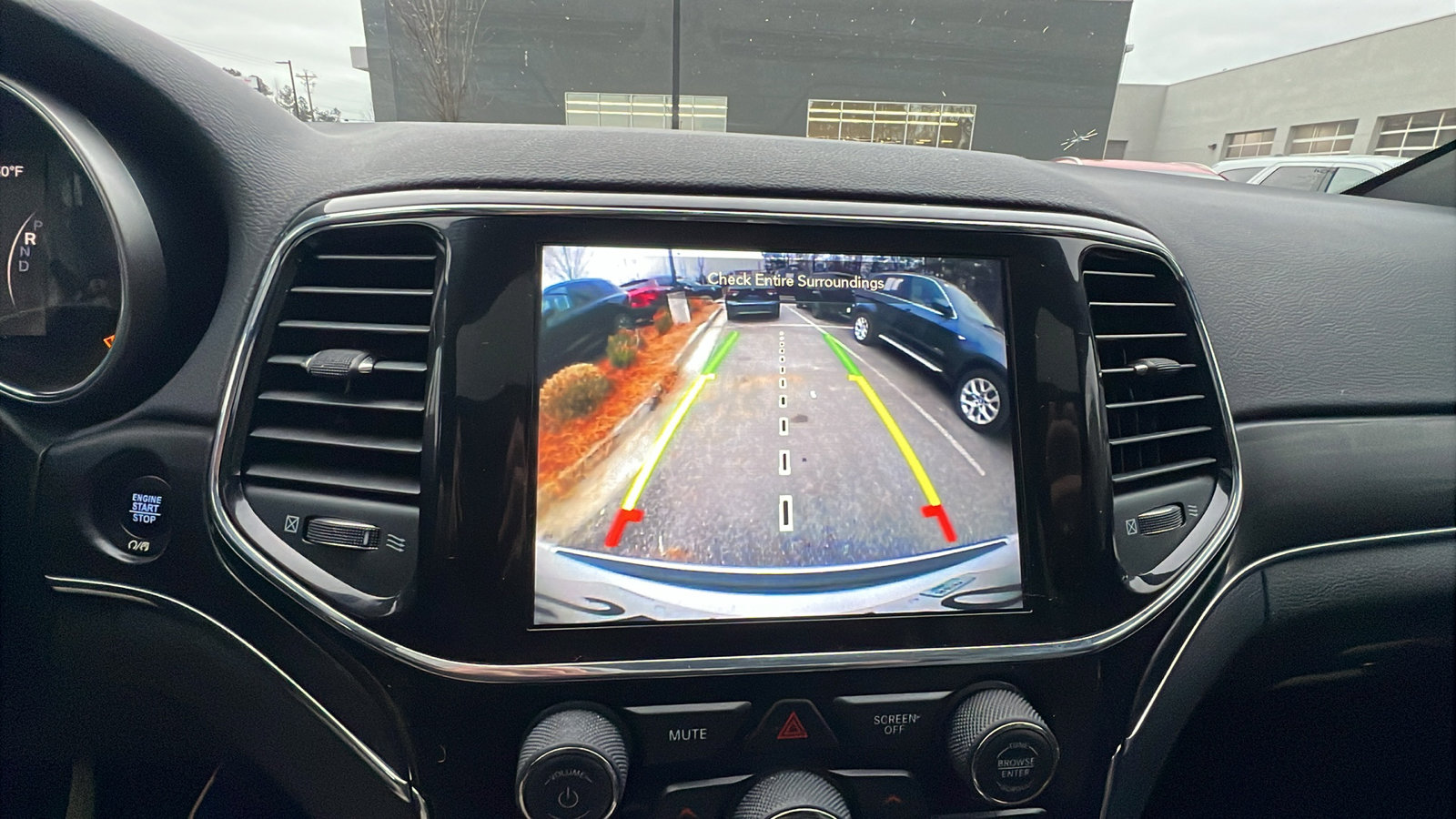 Used 2022 Jeep Grand Cherokee Limited image 35