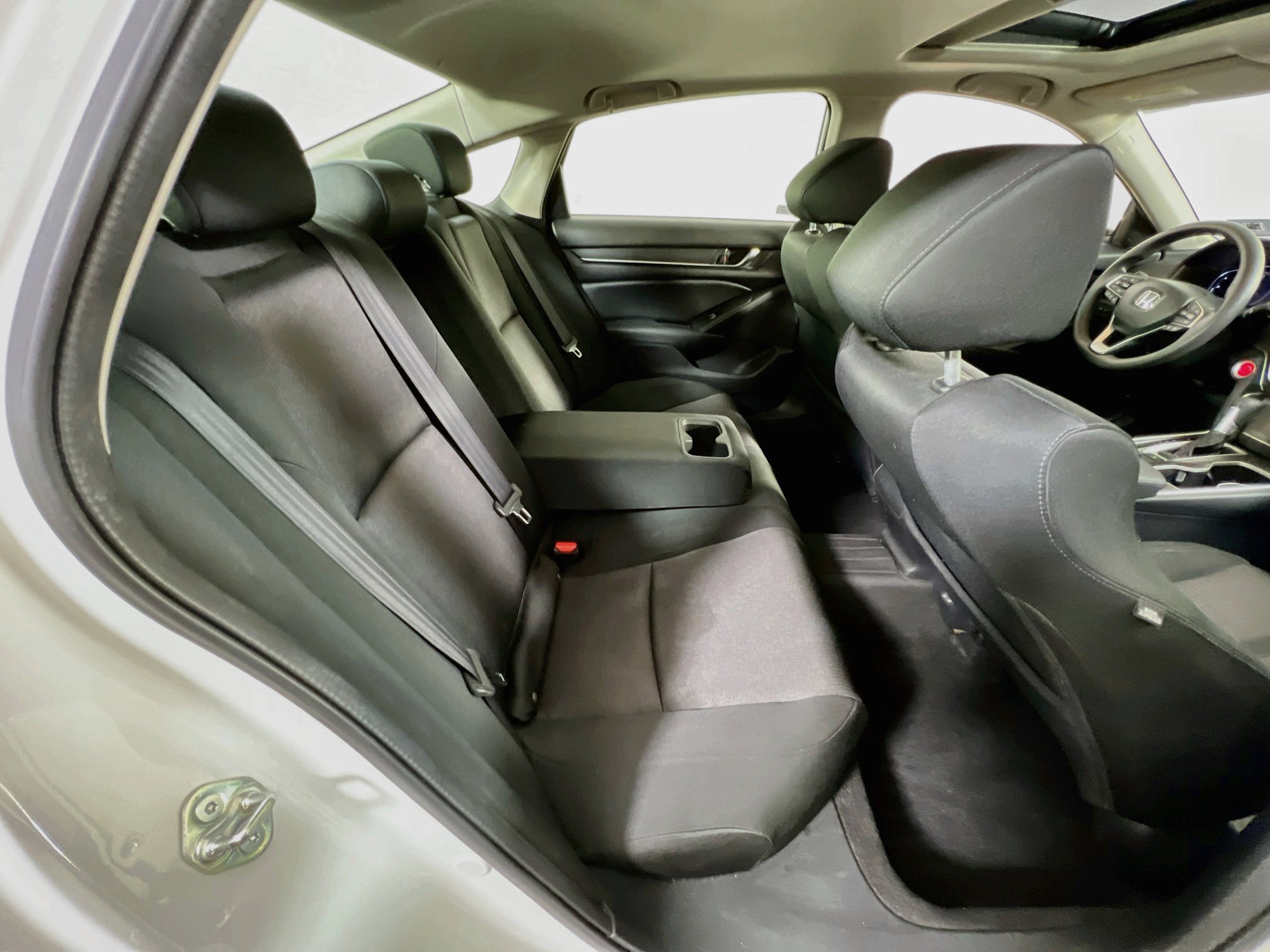 Used 2018 Honda Accord EX image 26