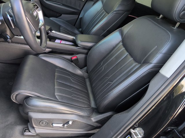Used 2019 Audi e-tron Prestige w/ Prestige Package AWD/4WD image 17
