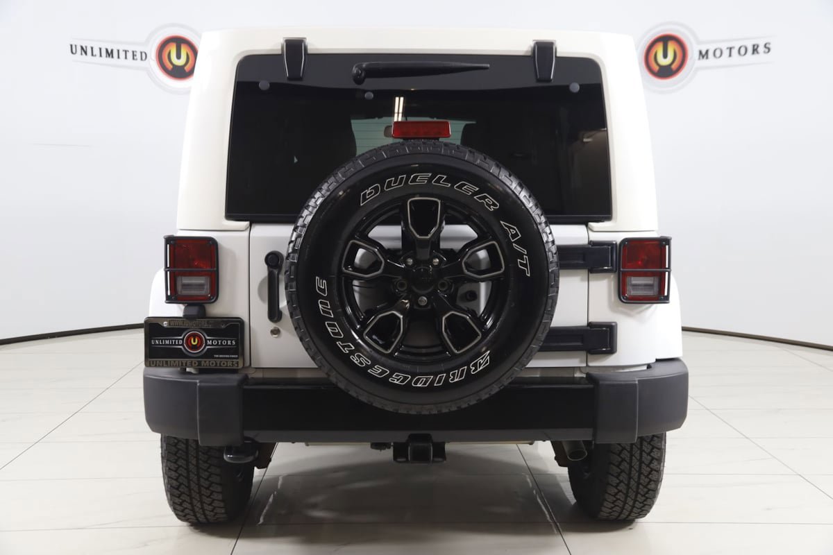 Used 2017 Jeep Wrangler Unlimited Sahara AWD/4WD image 39