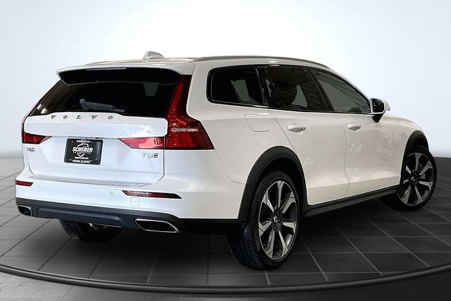 Certified 2021 Volvo V60 T5 Cross Country w/ Climate Package AWD/4WD image 3