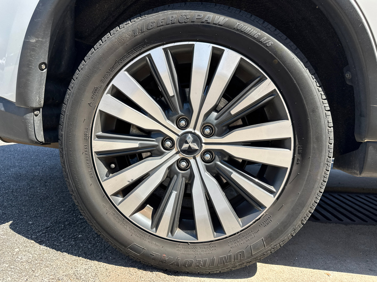 Used 2020 Mitsubishi Outlander ES image 18