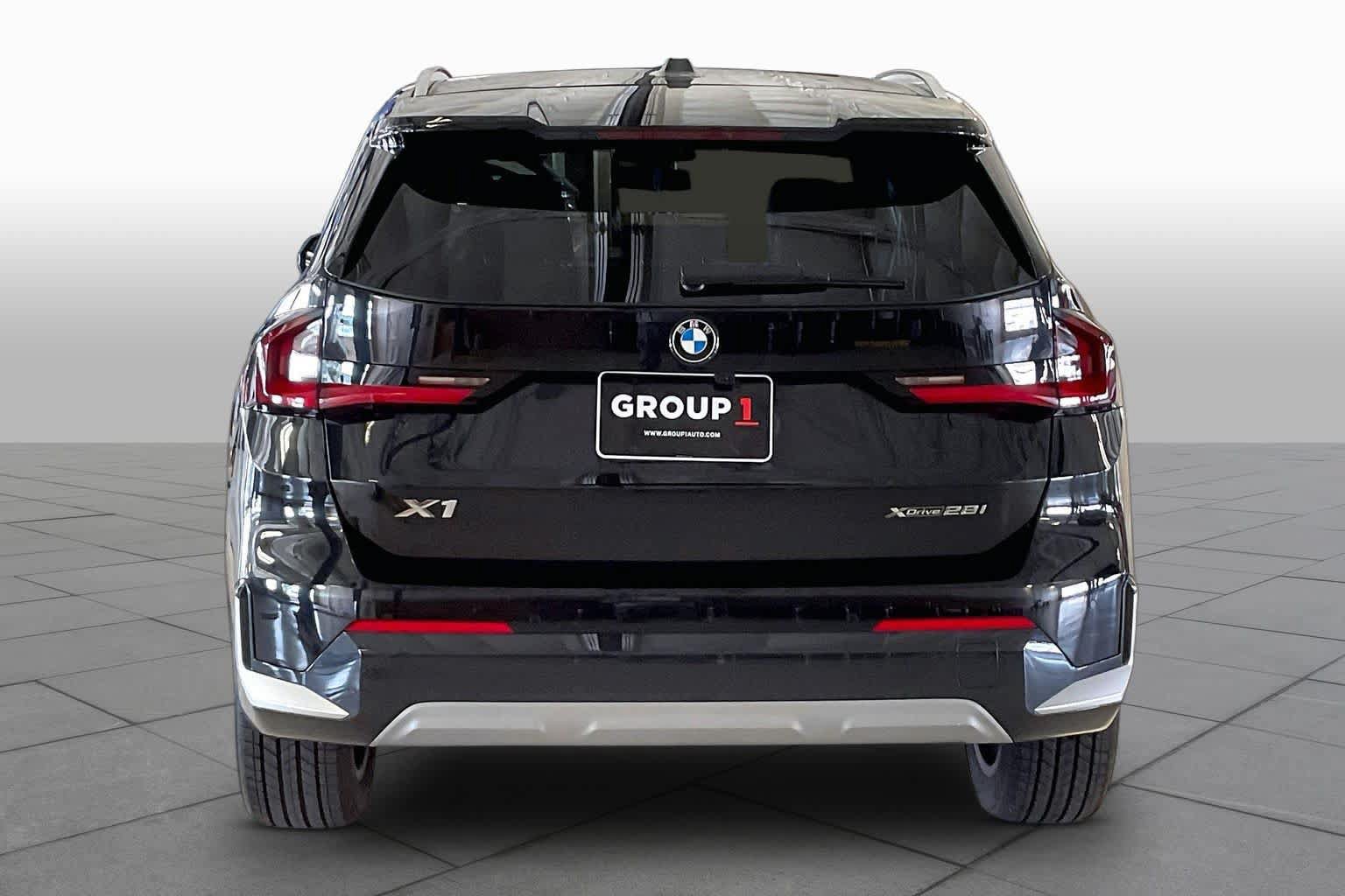 Used 2025 BMW X1 xDrive28i AWD/4WD image 4