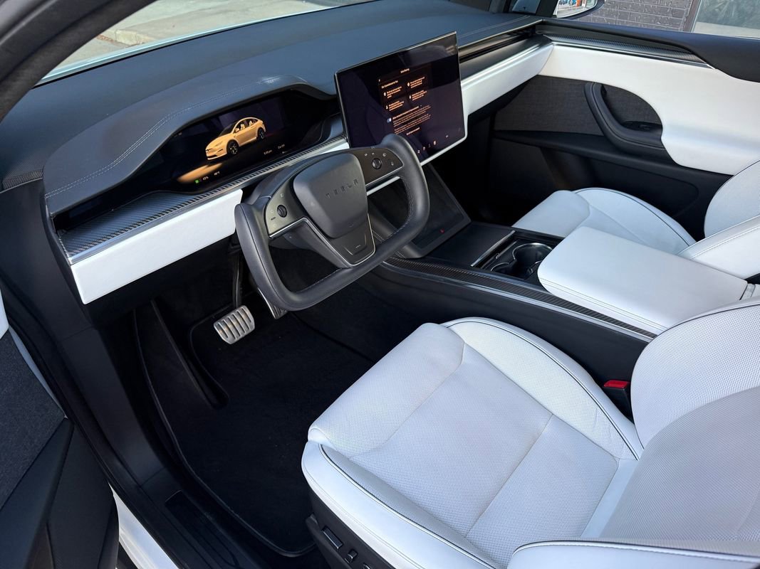 Used 2022 Tesla Model X Plaid image 26