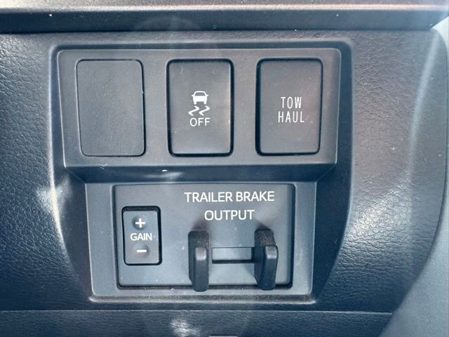 Used 2018 Toyota Tundra SR5 w/ SR5 Upgrade Package AWD/4WD image 31