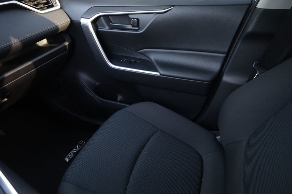Used 2025 Toyota RAV4 LE image 11