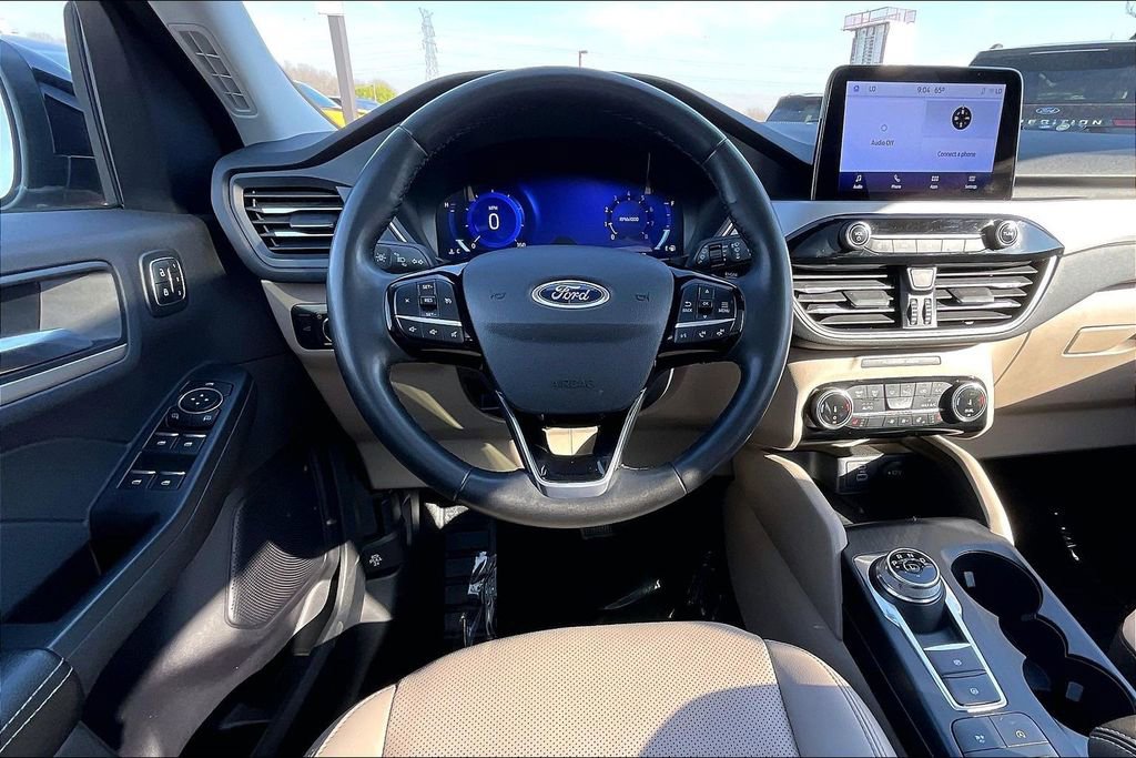 Used 2022 Ford Escape SEL w/ Technology Package AWD/4WD image 10