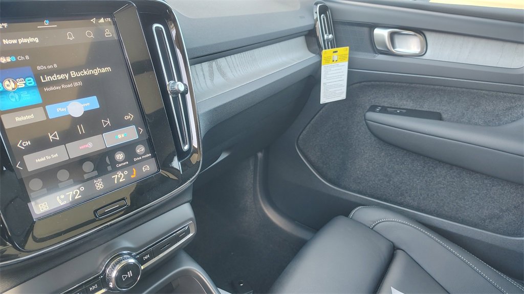 New 2026 Volvo XC40 B5 Plus w/ Protection Package Premier image 23