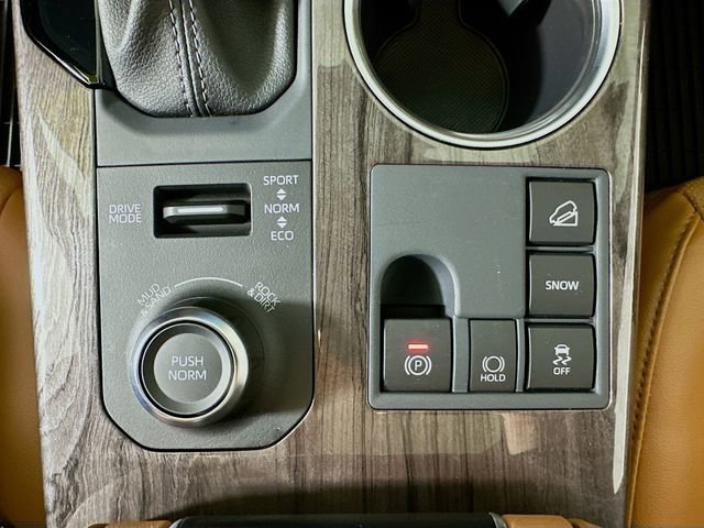 Used 2025 Toyota Highlander Platinum image 19
