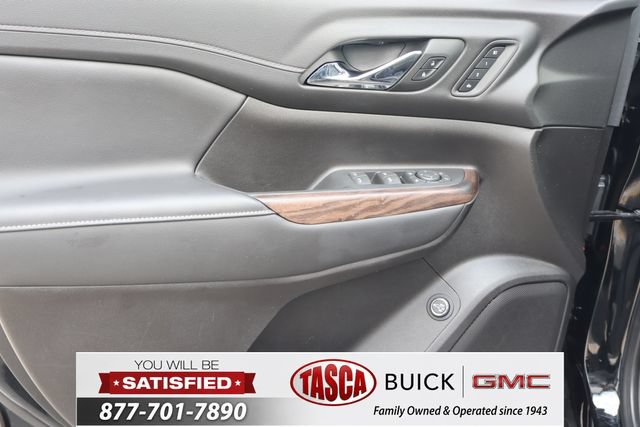 Used 2023 GMC Acadia Denali w/ Black Diamond Edition FWD image 13