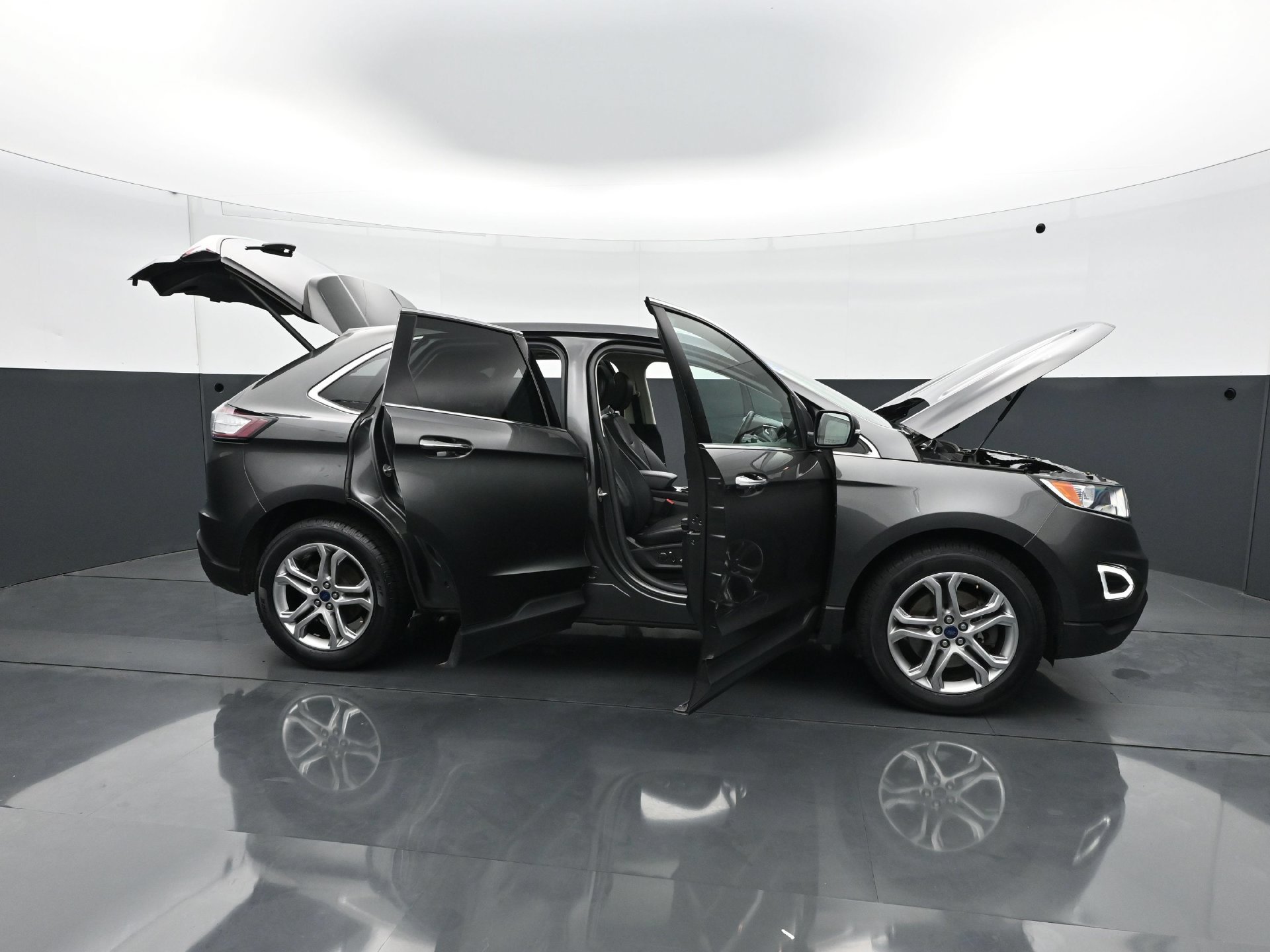 Used 2015 Ford Edge Titanium w/ Equipment Group 301A AWD/4WD image 35