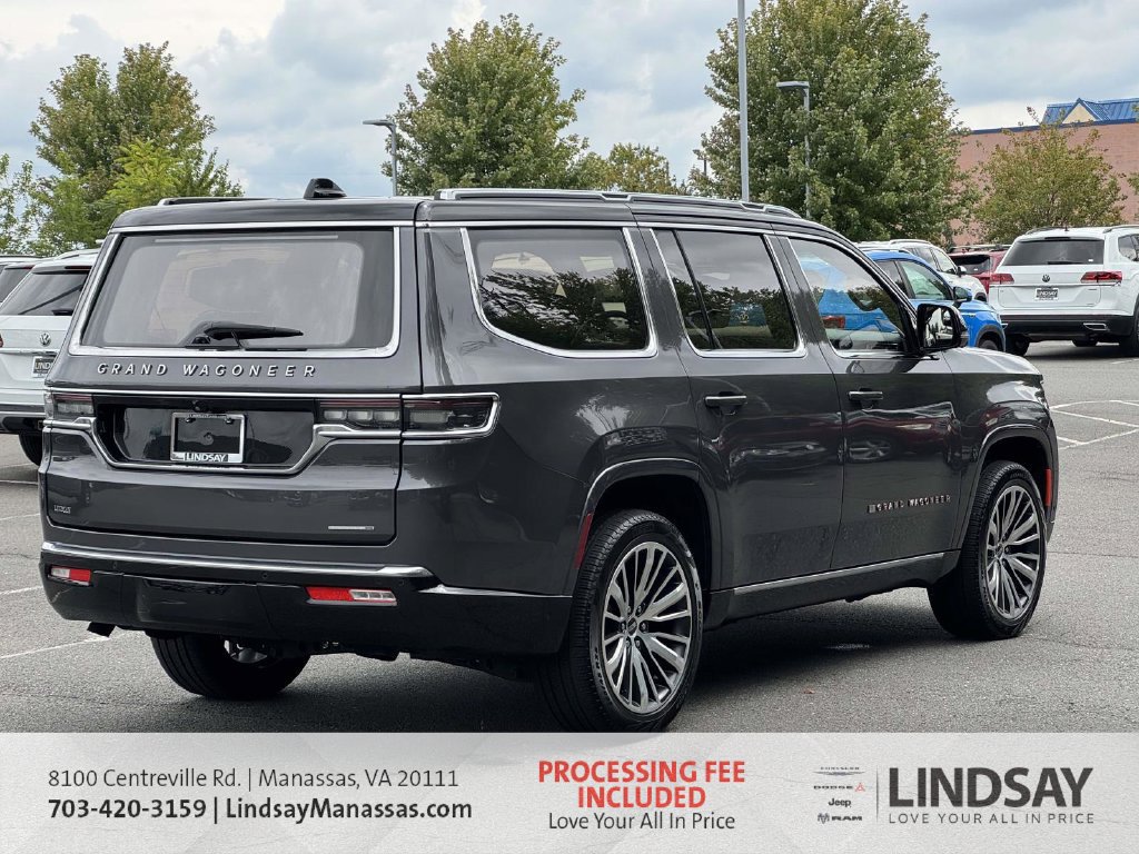 Used 2024 Jeep Grand Wagoneer Series III w/ HD Trailer Tow Package AWD/4WD image 9