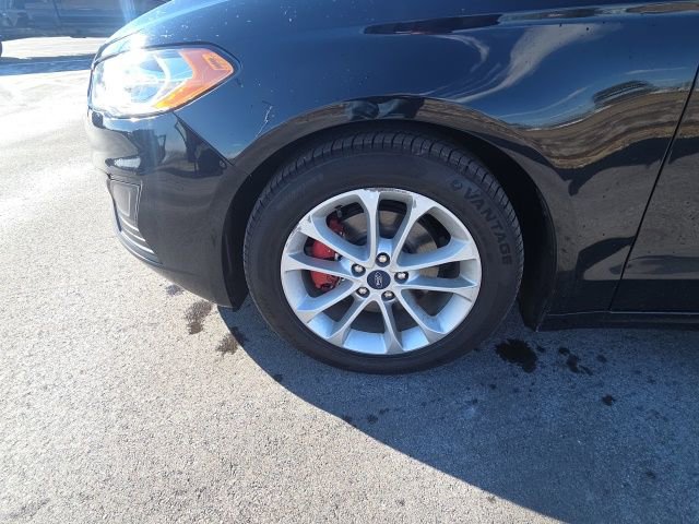 Used 2020 Ford Fusion SE image 9