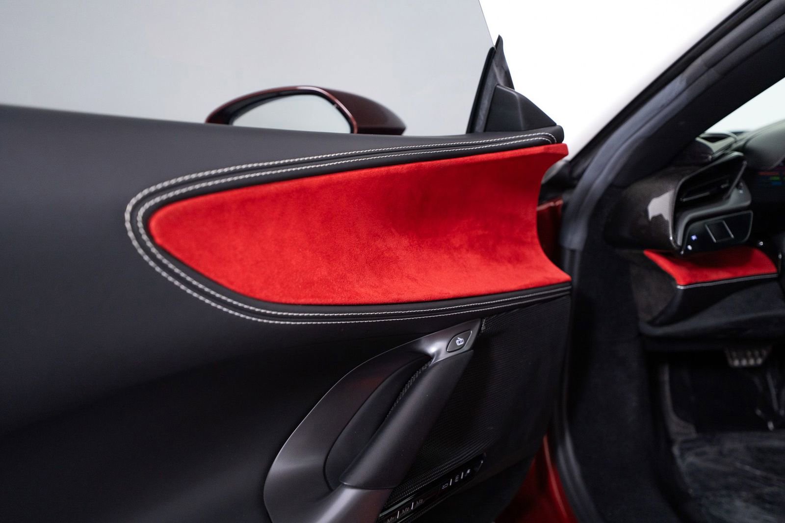 Used 2023 Ferrari SF90 Stradale AWD/4WD image 13