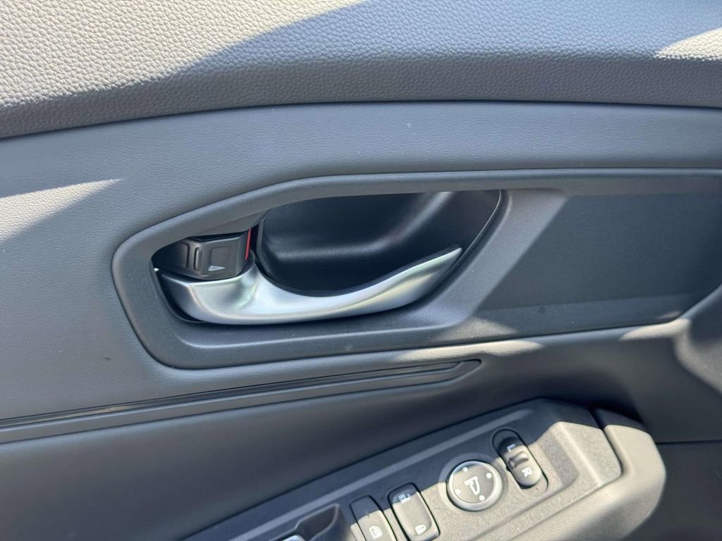 Used 2025 Honda Accord SE image 14