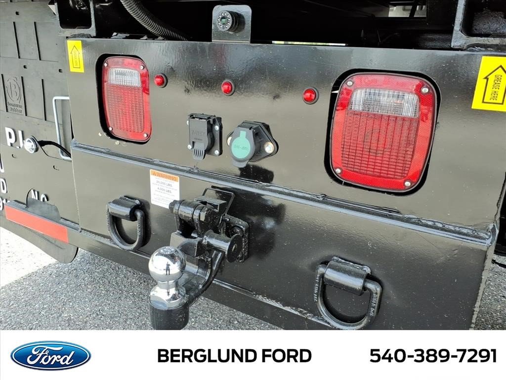 New 2027 Ford F650 2WD Regular Cab Super Duty image 8