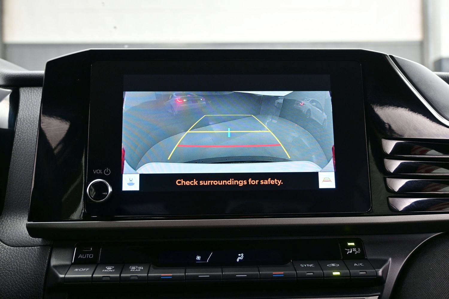 Used 2025 Toyota Camry LE FWD image 18