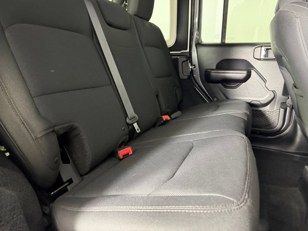 Used 2018 Jeep Wrangler Unlimited Sport S AWD/4WD image 25