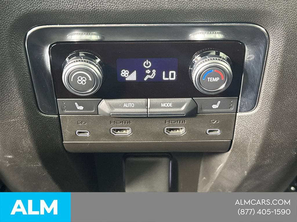 Used 2025 GMC Yukon Elevation w/ Elevation Premium Package AWD/4WD image 25