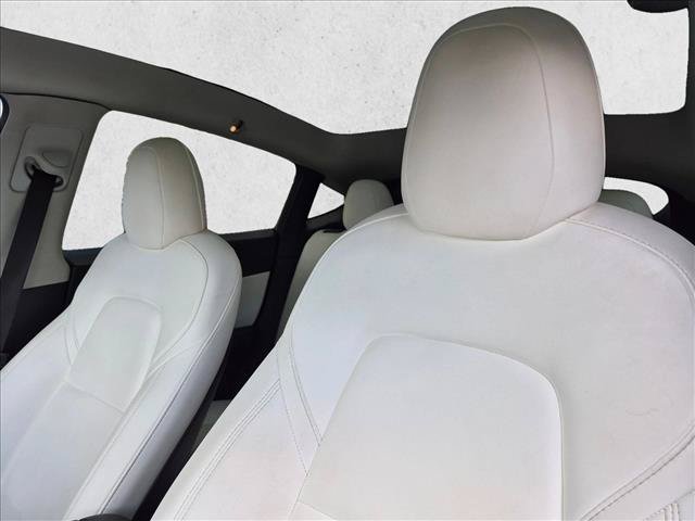 Used 2022 Tesla Model Y Performance AWD/4WD image 3