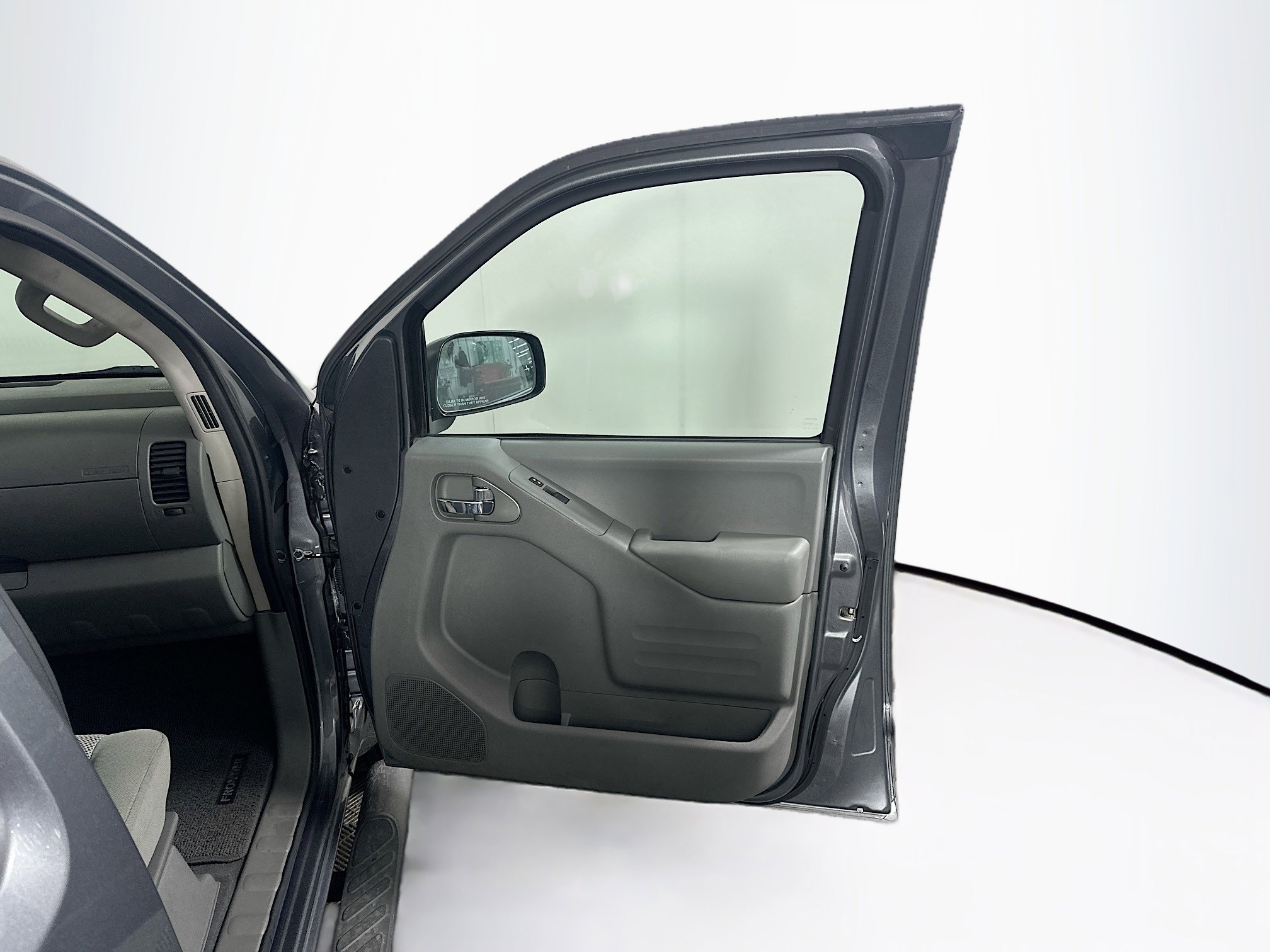 Used 2019 Nissan Frontier SV image 30