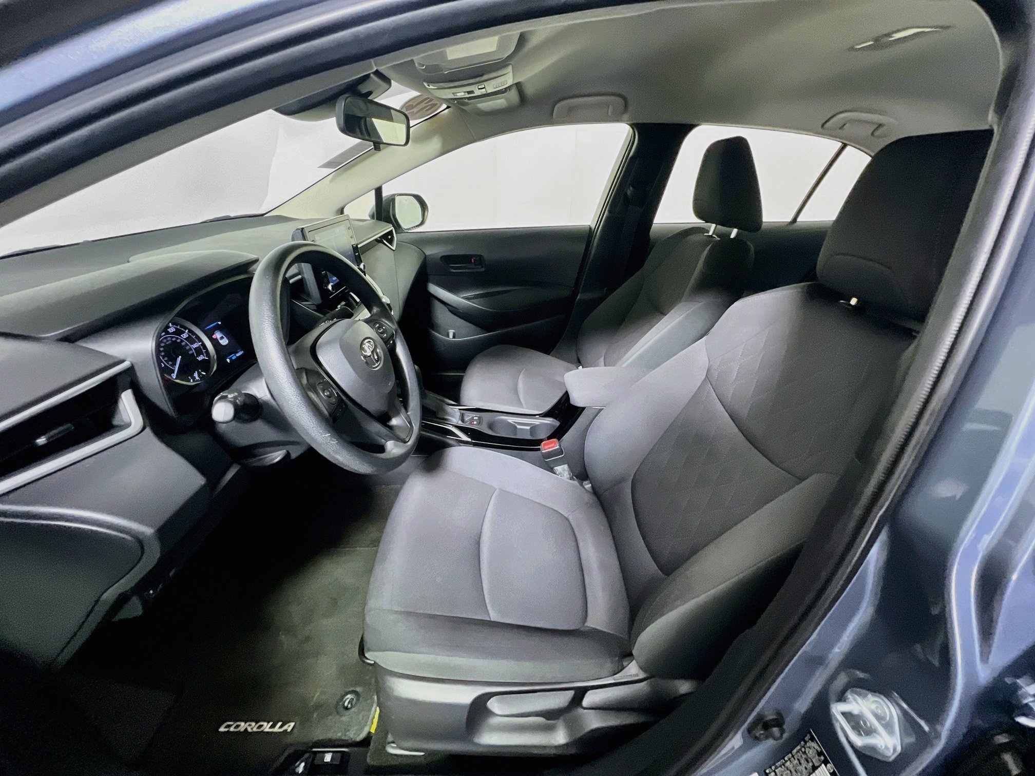 Used 2022 Toyota Corolla LE FWD image 15
