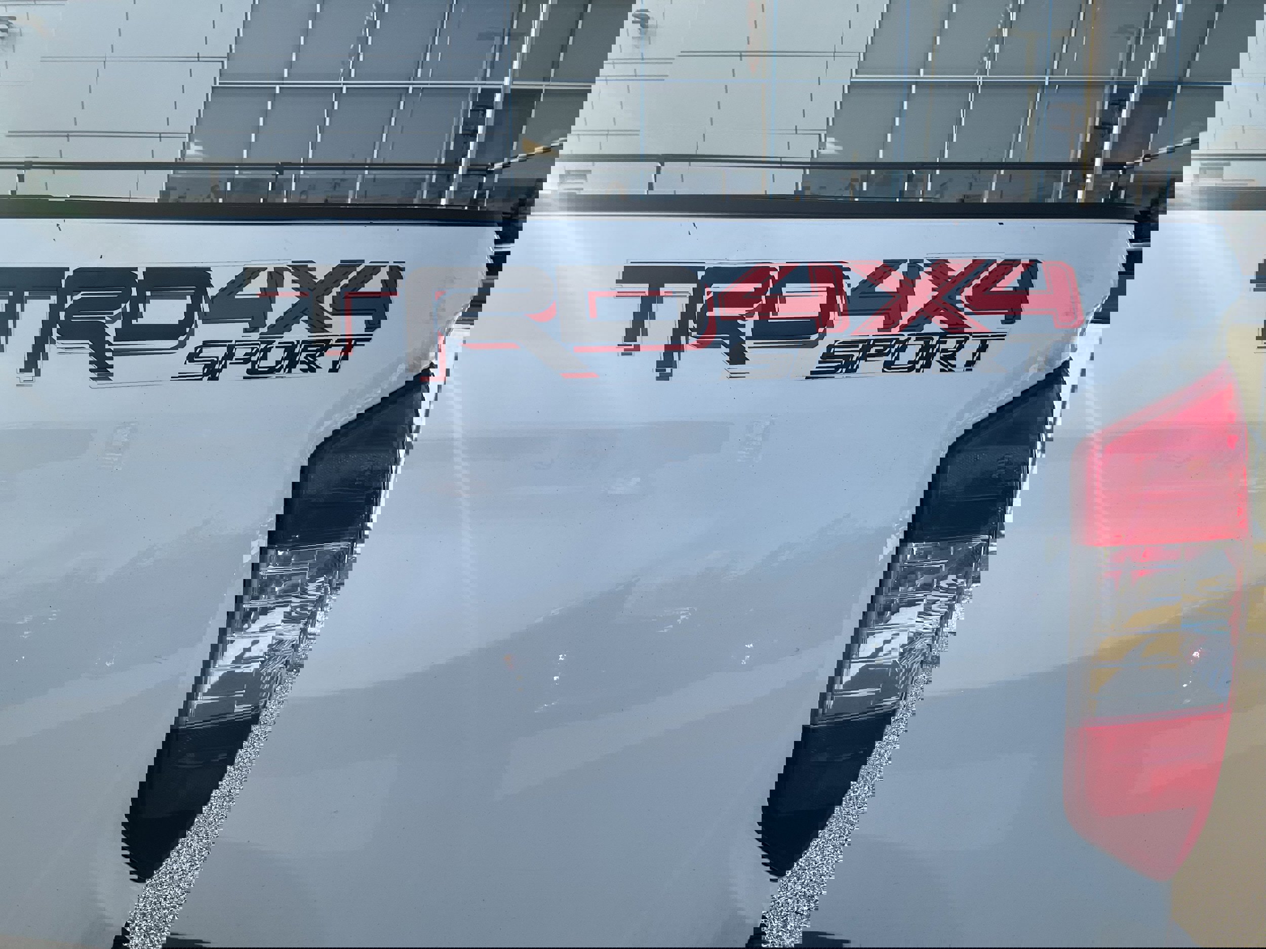 Used 2018 Toyota Tundra SR5 image 3