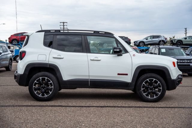 Used 2023 Jeep Renegade Trailhawk AWD/4WD image 4